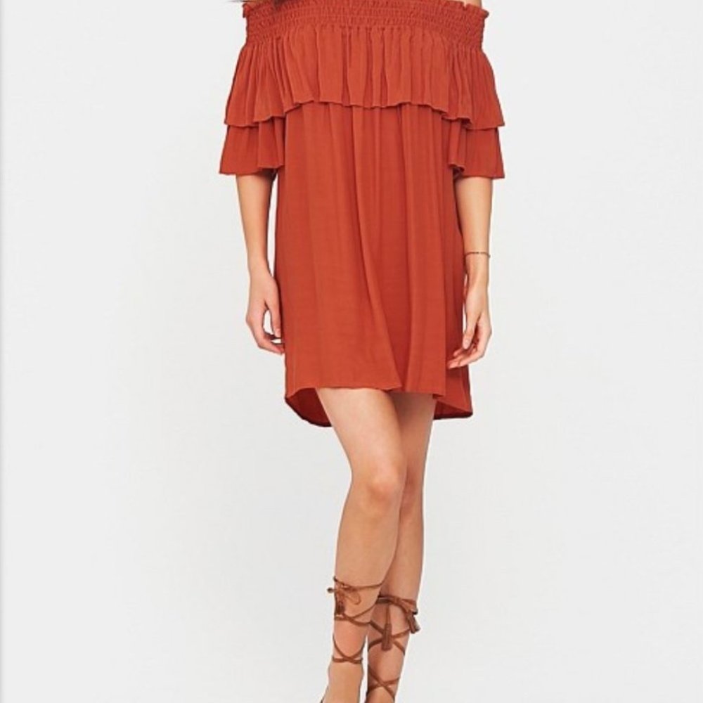 TIGERLILY Shirred Off The Shoulder Dress NWT R$170 - Picture 4 of 11